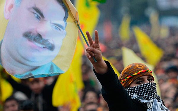 El PKK anuncia su disolución y el fin de la lucha armada con Turquía