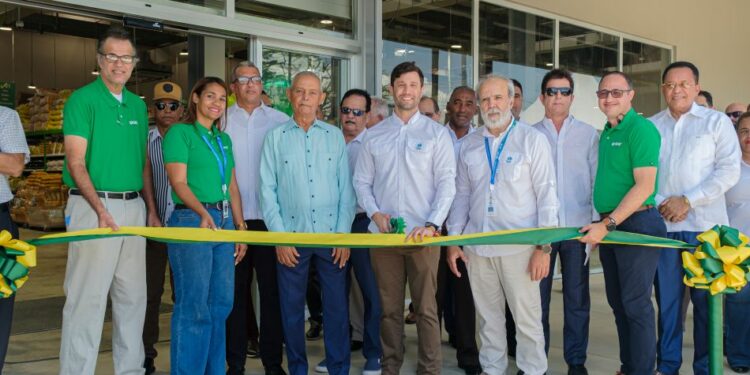 Grupo Ramos abre dos tiendas Aprezio en Boca Chica y Navarrete