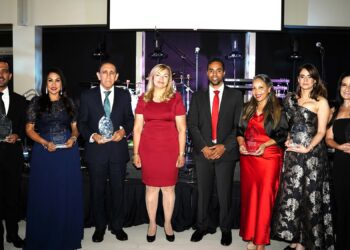 Cruz Jiminián es reconocido en Universidad de Miami