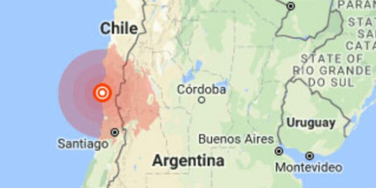 Sismo de magnitud 7,5 sacude el sur de Chile: evacúan borde costero por precaución