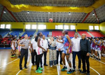 Torneo de baloncesto femenino RD inicia dedicado la vicepresidenta Raquel Peña