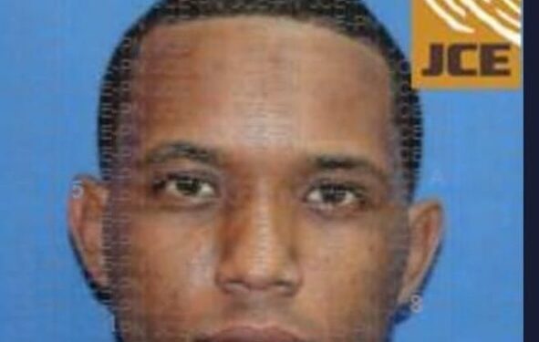 Muere supuesto delincuente al enfrentar agentes de Dicrim en SDN