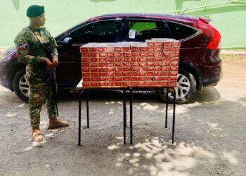 Ejército arresta pareja con 39 mil cigarrillos oculto en una jeepeta en Santiago Rodríguez