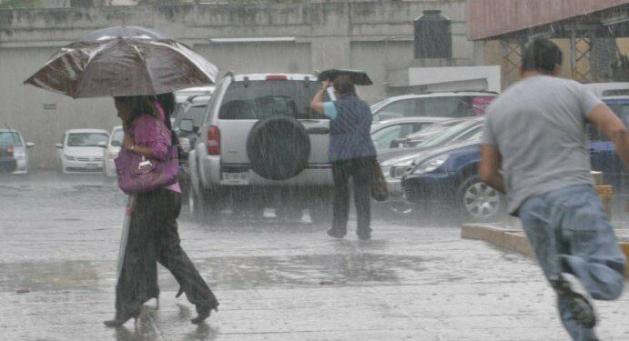 Vaguada provocará intensas lluvias; 22 provincias bajo alerta meteorológica