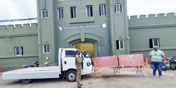 Más de 70 mil cigarrillos ilícitos fueron ocupados en un camión en Montecristi