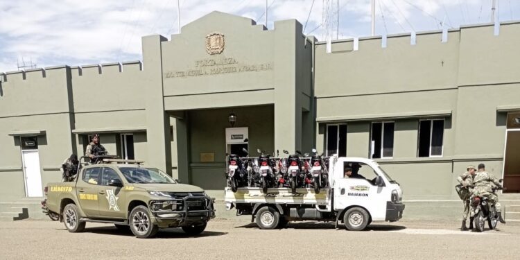 Intercepción militar frustra tráfico de haitianos en Montecristi