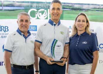 Leo Pérez Freixas y Mario Saviñón brillan en torneo de golf