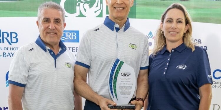 Leo Pérez Freixas y Mario Saviñón brillan en torneo de golf