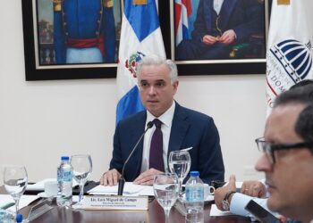 De Camps define prioridades para el próximo año escolar