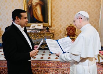 Embajador Víctor Suárez presenta credenciales al Papa León XIV