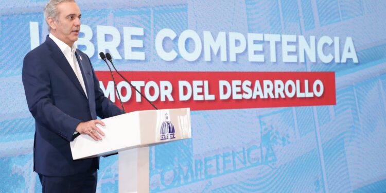 Abinader resalta avances históricos en libre competencia y liderazgo regional
