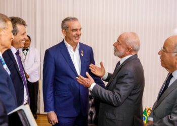 Abinader conversa con Lula esfuerzo RD para solucion crisis haitiana
