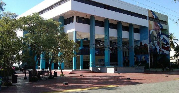 Detectan irregularidades en compras públicas del cabildo de Baní