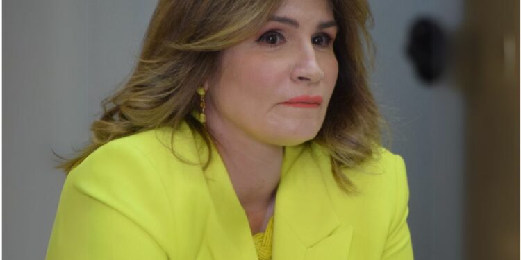 Circe Almánzar rechaza prohibición del plástico por impacto económico