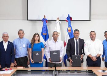 Acuerdo por 20 mil millones garantiza reasentamiento en Sánchez Ramírez