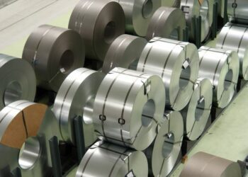 Señales de enfriamiento en EE.UU.: producción y ventas minoristas bajan en mayo