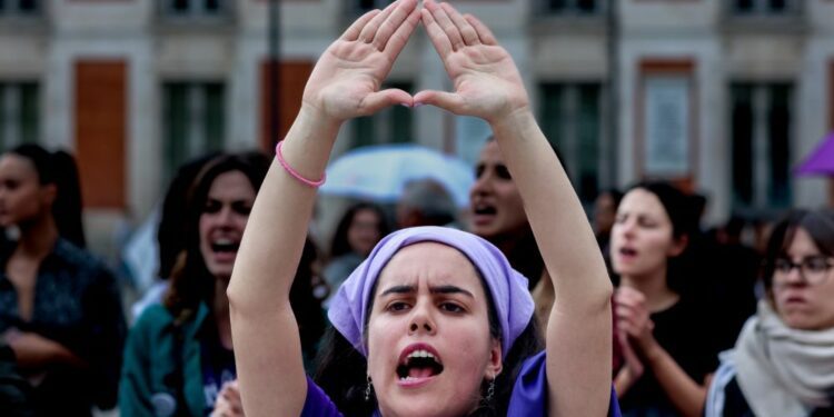 ONU Mujeres alerta sobre retroceso en liderazgo femenino