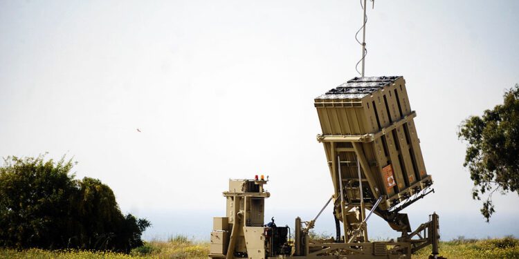 Israel desata ofensiva masiva: Irán reporta un centenar de muertos