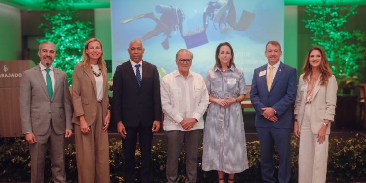 Cumbre impulsa alianzas para la conservación en RD