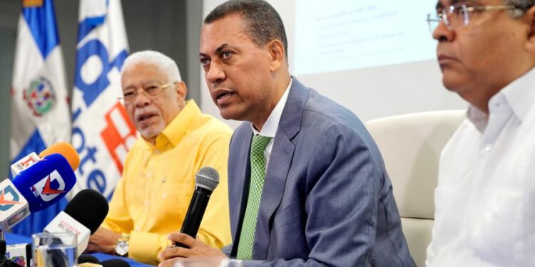 INDOTEL: 4,000 celulares robados ingresan cada mes RD desde el extranjero