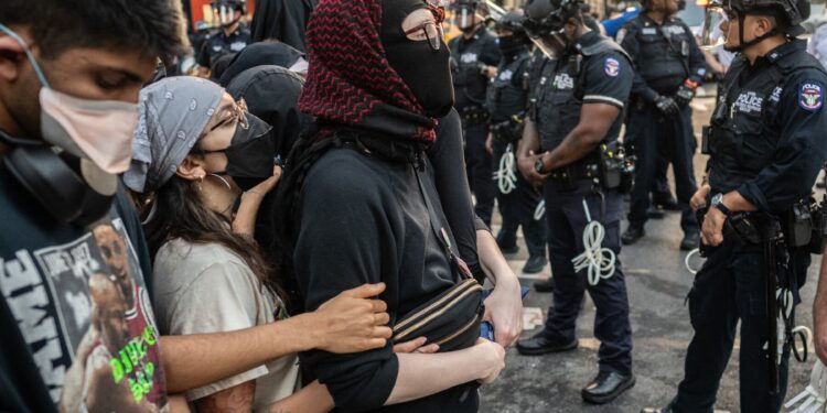 Protestas contra redadas migratorias de Trump llegan a Nueva York