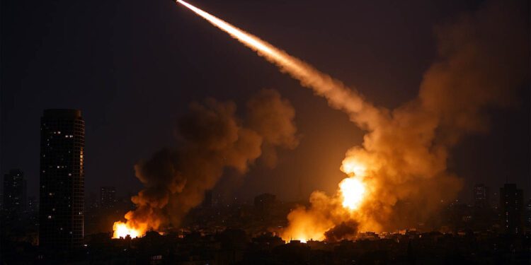 Irán lanza 100 misiles sobre Israel: 1 muerta y 63 heridos