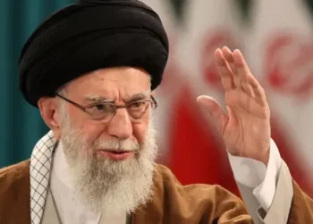 Irán no se rendirá: Jamenei lanza advertencia a EE.UU. sobre posible ataque directo