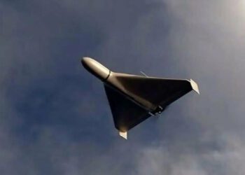 Irán responde con fuerza: bombardea instalaciones militares y estratégicas en Israel