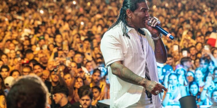 Omega enciende el Alien Sound Festival ante 20 mil personas