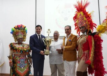 Carnaval Dominicano premia a sus grandes protagonistas 2025