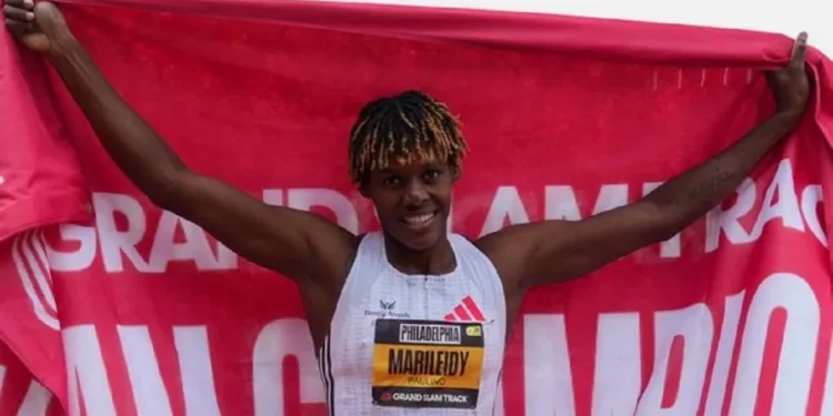 Marileidy Paulino triunfa en 200 y 400 metros en Grand Slam de Atletismo