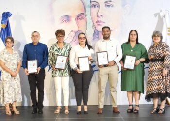 ISFODOSU premia excelencia docente e investigación