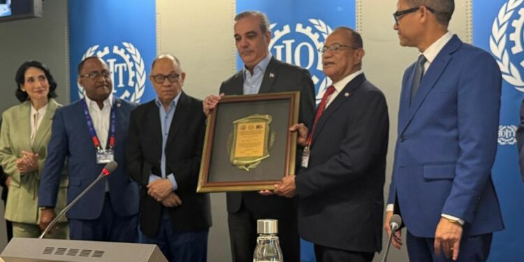 Abinader es reconocido por sindicatos dominicanos en la OIT