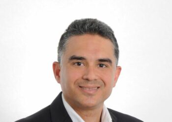 Rafelito Domínguez lanza candidatura a la presidencia de Fuerza del Pueblo en Europa