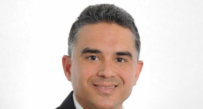 Rafelito Domínguez lanza candidatura a la presidencia de Fuerza del Pueblo en Europa