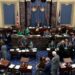 Senado EEUU aprueba ajustado proyecto de ley fiscal a Trump
