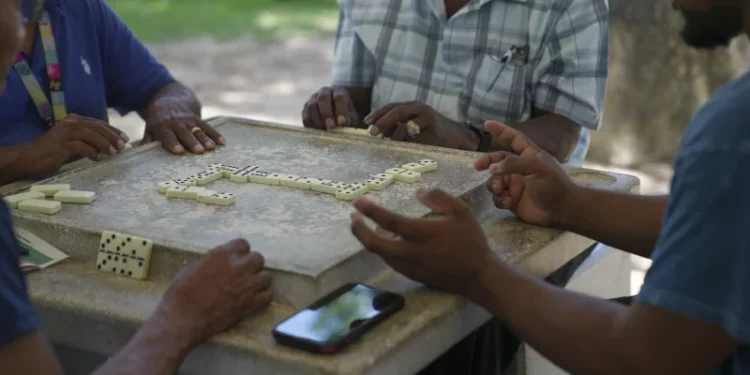 Redadas migratorias silencian las calles de barrio dominicano en Puerto Rico 