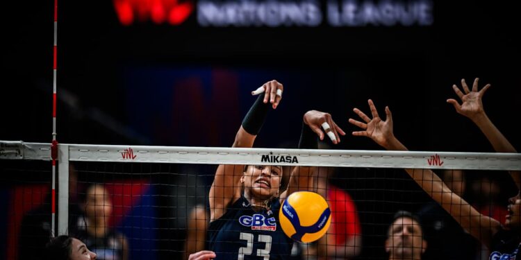 República Dominicana vence con garra a Corea en cinco sets