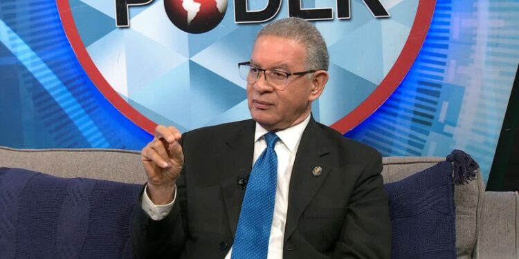 Wilson Gómez defiende legítima defensa de RD; cuestiona medio del Vaticano