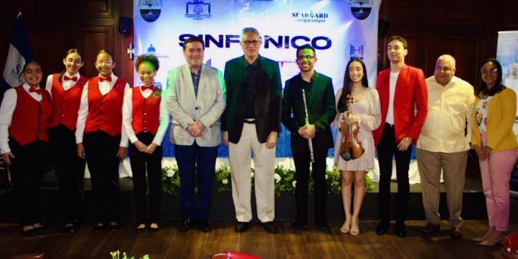 Músicos sinfónicos dominicanos brillan en el Teatro Nacional