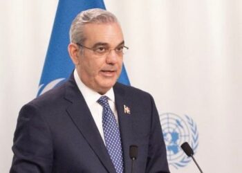 Luis Abinader exige acción global contra crisis del sargazo