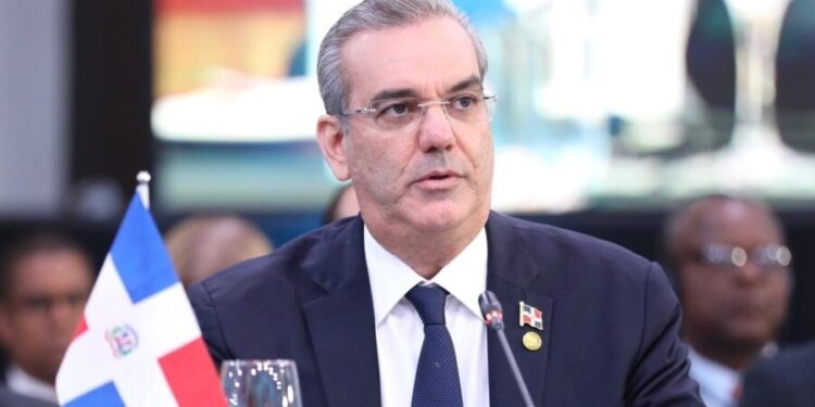 OIT destaca a Luis Abinader por su liderazgo en justicia social