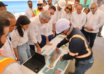 Gobierno inaugura línea eléctrica histórica y nueva sucursal Banreservas