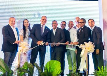 Con inversión de RD$500 millones inaugura moderno centro diagnóstico en SFM