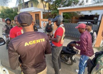 Más de 11,700 permisos para salida de menores en vacaciones