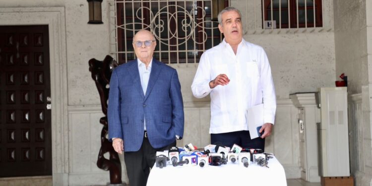 Abinader defiende firmeza del país ante crisis haitiana