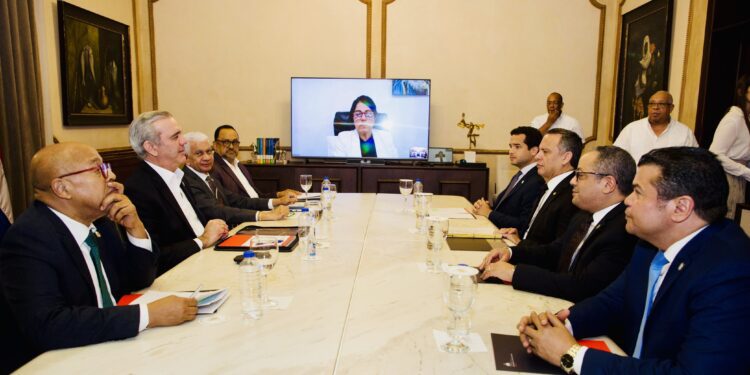 Consejo Nacional de la Magistratura se reúne en Palacio Nacional