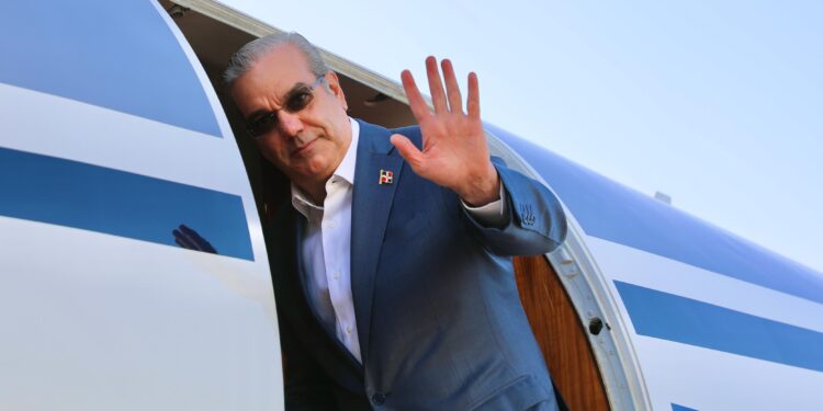 Abinader viaja a Guyana para lanzamiento de alianza global verde