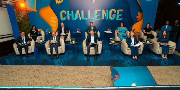 Jóvenes universitarios apuestan por un futuro digital responsable