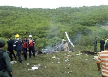 Mueren siete en accidente de avioneta militar en Amazonas